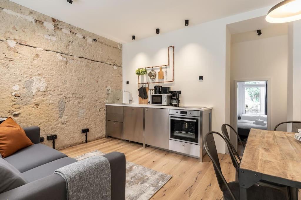Coolest Apartment In Berlin, Easy Check-In, Industrial Style, Near City Center - Maisonette #2 Bagian luar foto